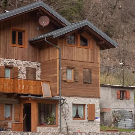 Dolomiti Riverside 招待所 Perarolo di Cadore